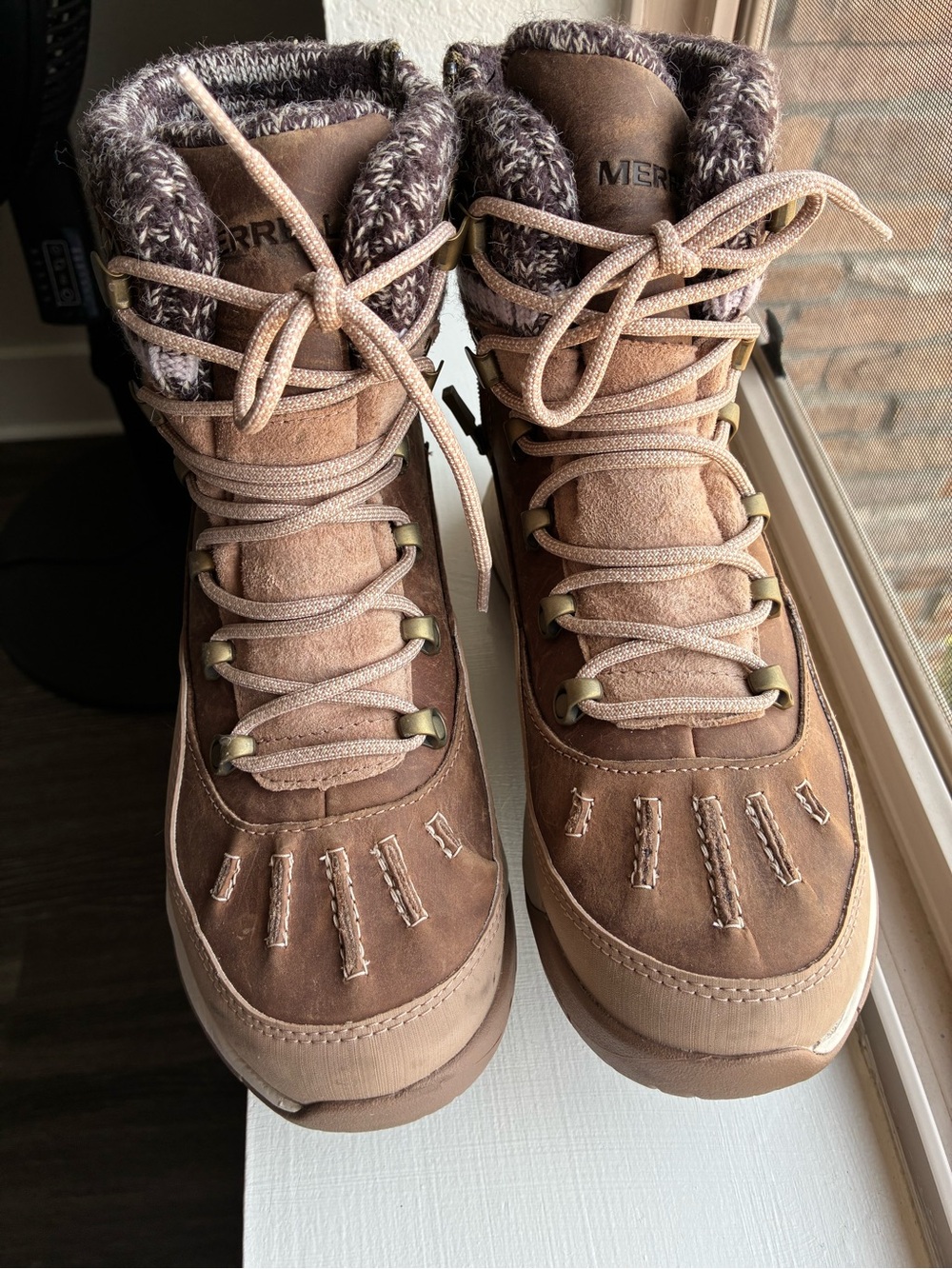Brand New Never Worn Merrell Brown Tan Insulated Lace-Up Winter Boots